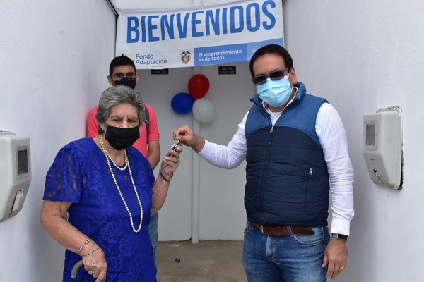 Entrega_vivienda_gramalote_hermanos Fuentes Jiménez_3