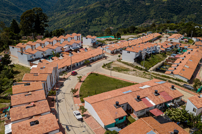 Segunda entrega de viviendas a comunidades indígenas en Puerto Nariño, Amazonas, hizo el Fondo Adaptación