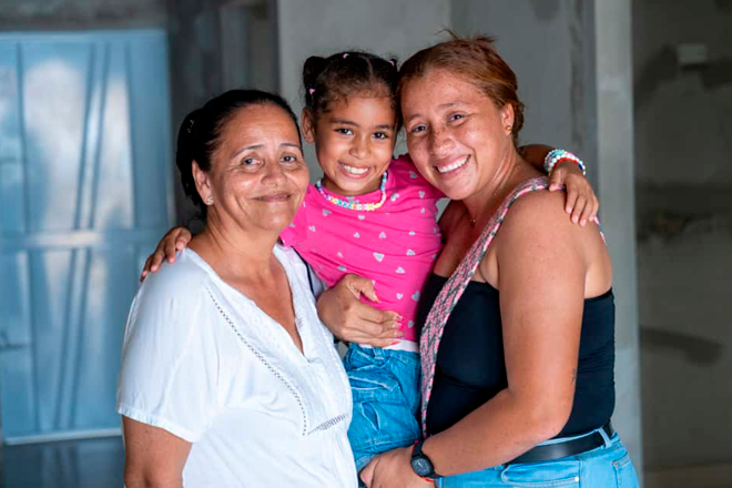 Fondo Adaptación entrega nuevas viviendas en Atlántico y Santander: más de 60 familias estrenan hogar digno y seguro