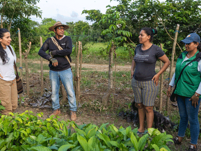 Visita a viveros comunitarios Sucre, Sucre