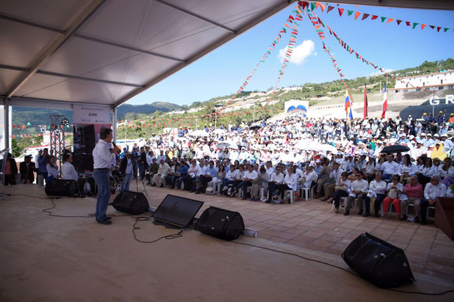 Presidente Santos celebra la novena en Gramalote 