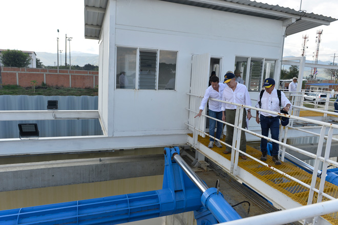 Presidente Santos visita Estación paso del Comercio en Cali 