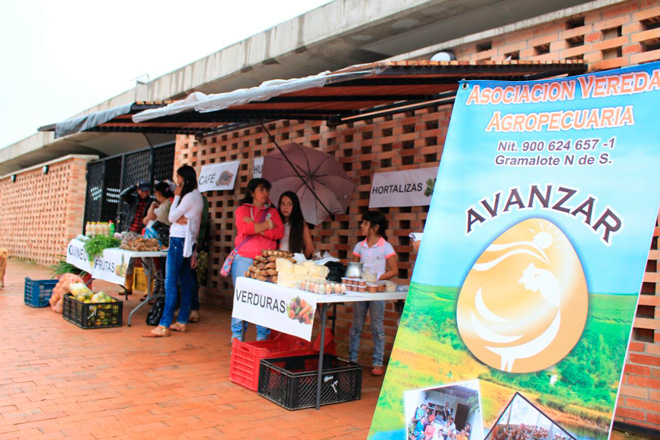 Este sábado se realizó el primer mercado campesino en el nuevo casco urbano de Gramalote
