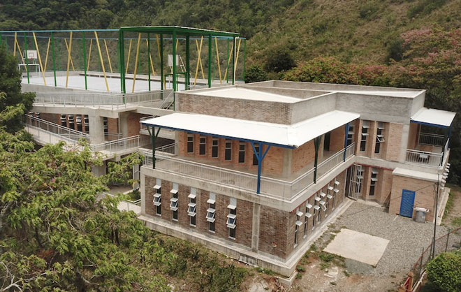 Zona rural de Palestina, Caldas, estrena colegio adaptado al cambio climático
