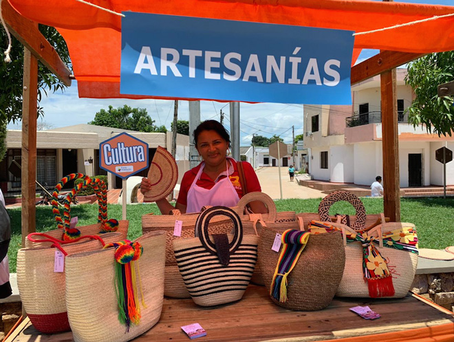 Más de 80 expositores comercializaron sus productos en la Primera Feria Naranja impulsada por el Fondo Adaptación
