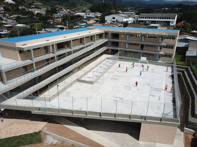 Más de 700 estudiantes de Trujillo, Valle del Cauca, estrenarán megacolegio hecho por el Fondo Adaptación
