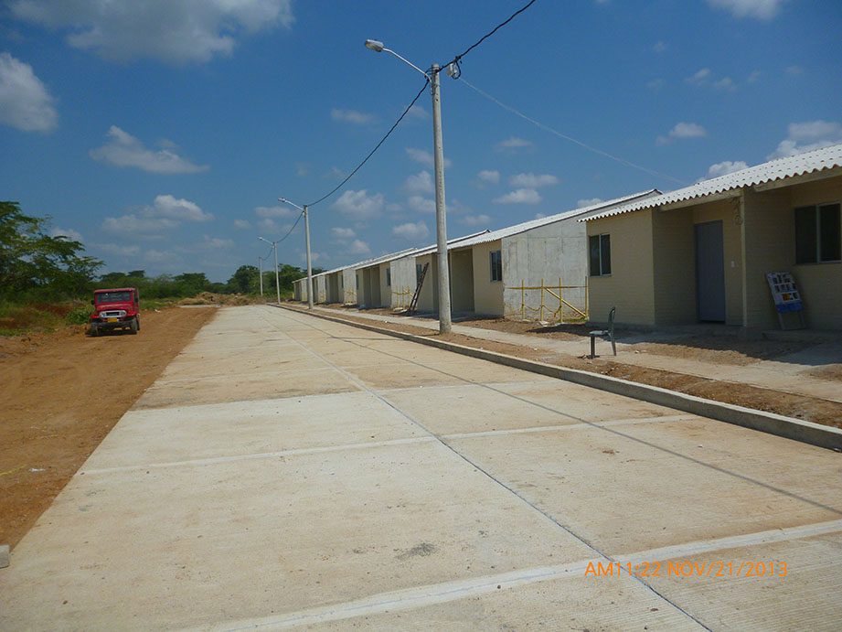 presentable manati primero 20 casas baja